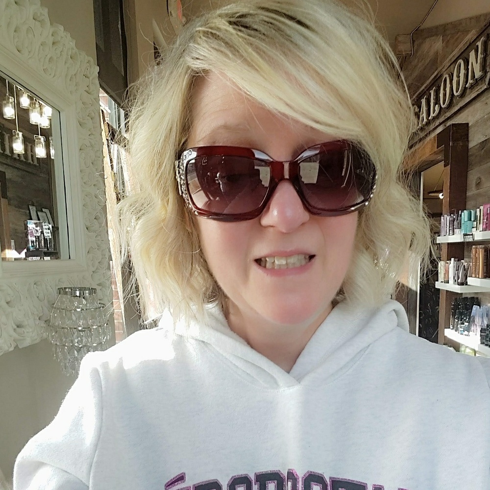 Meet your Posher, Cathy